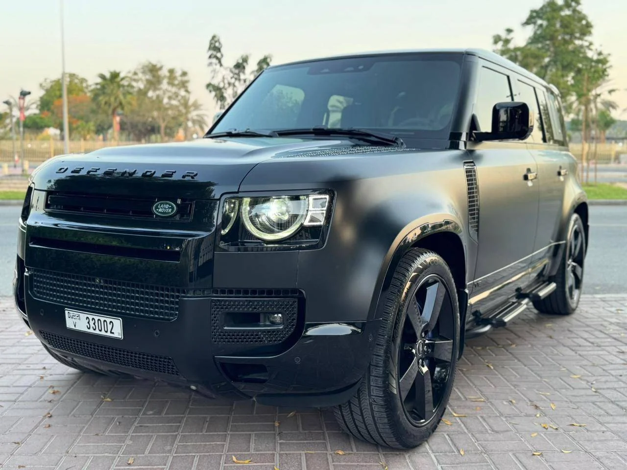 LAND ROVER DEFENDER 2025