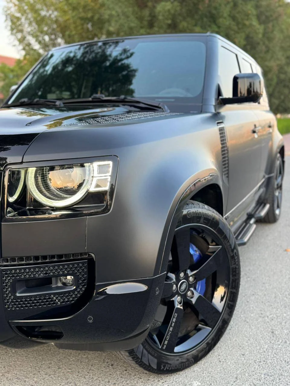 LAND ROVER DEFENDER 2025