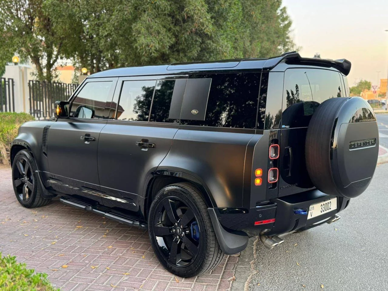 LAND ROVER DEFENDER 2025