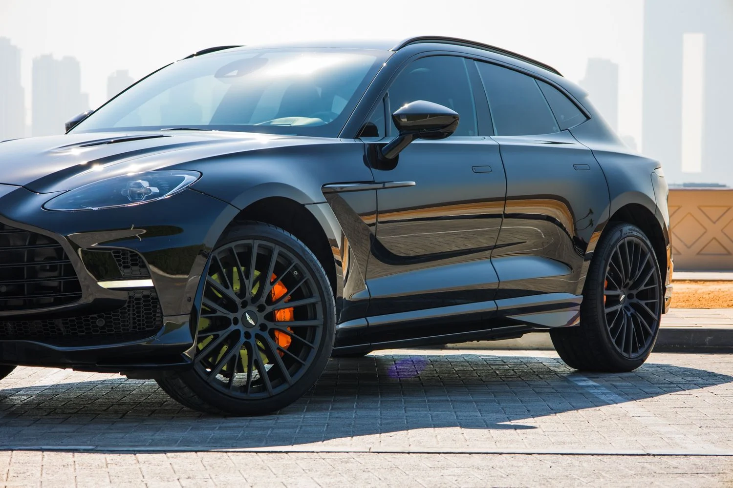 ASTON MARTIN DBX 2023
