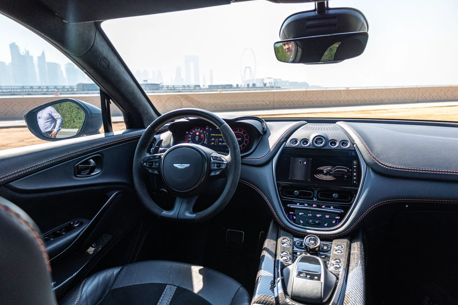 ASTON MARTIN DBX 2023