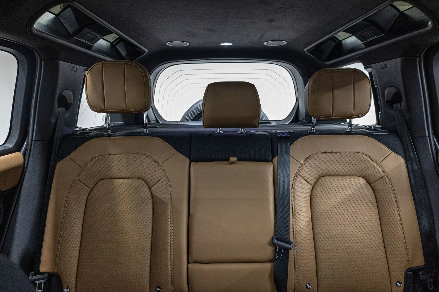 LAND ROVER DEFENDER 2025