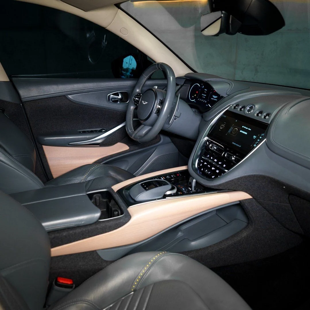 ASTON MARTIN DBX 2022
