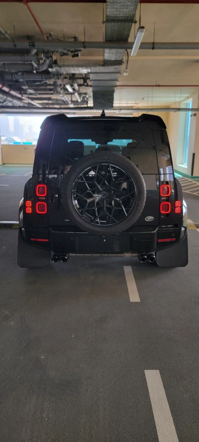 LAND ROVER DEFENDER 2024