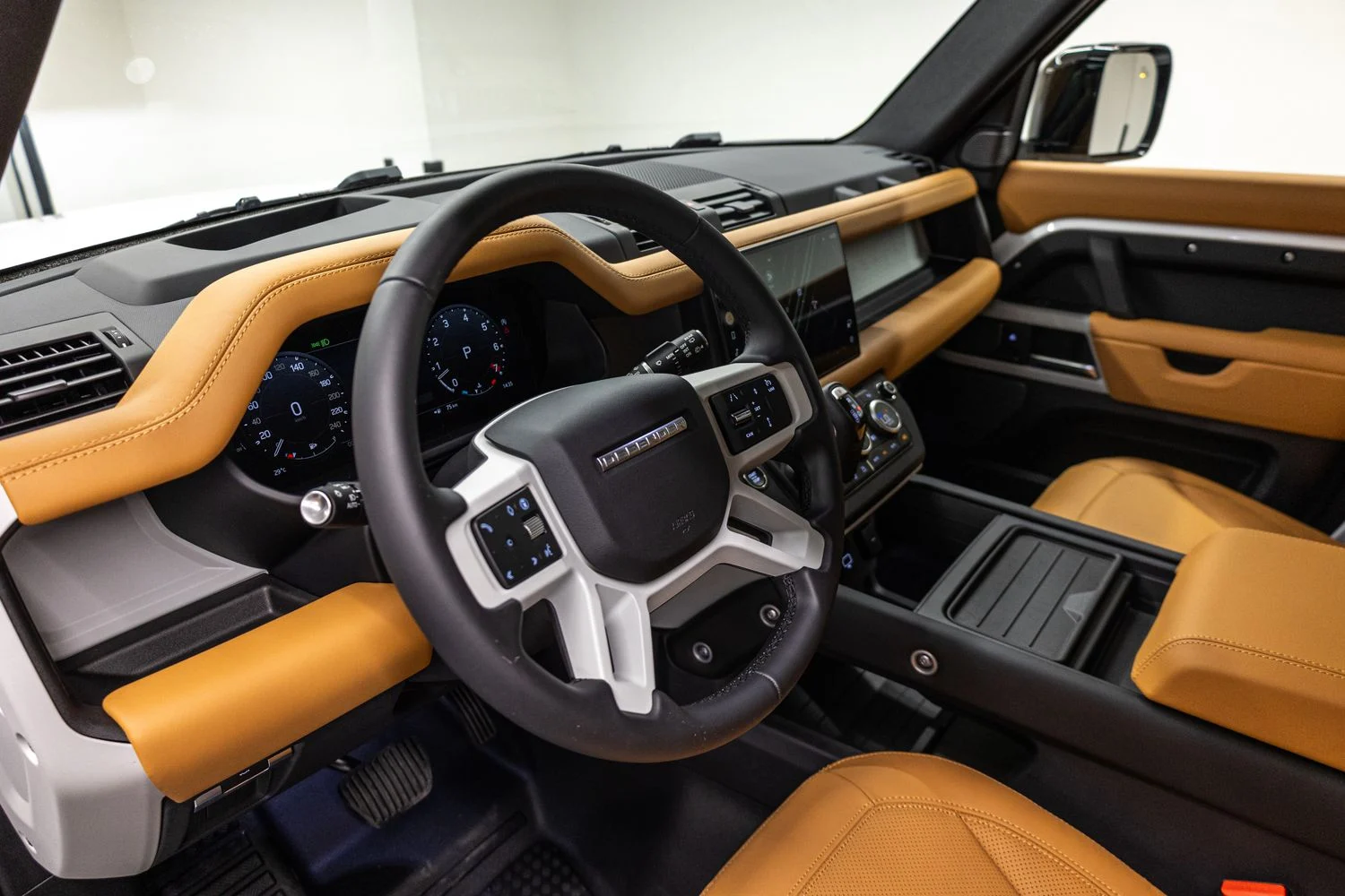 LAND ROVER DEFENDER 2024