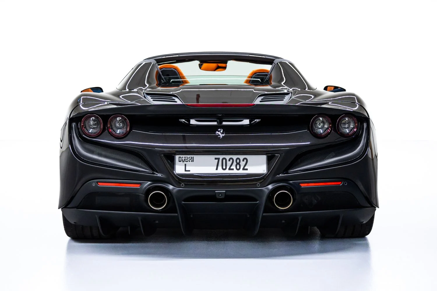 فيراري F8 2023