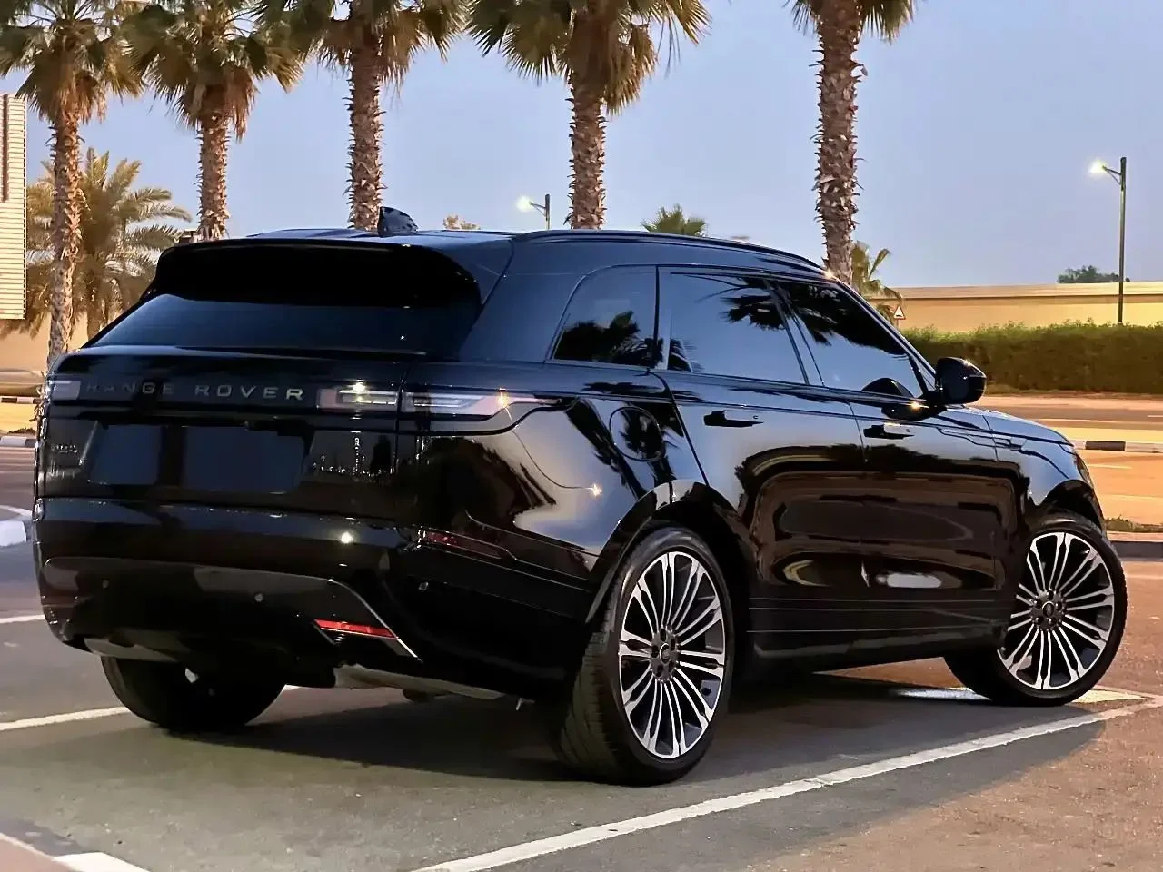 LAND ROVER VELAR 2024