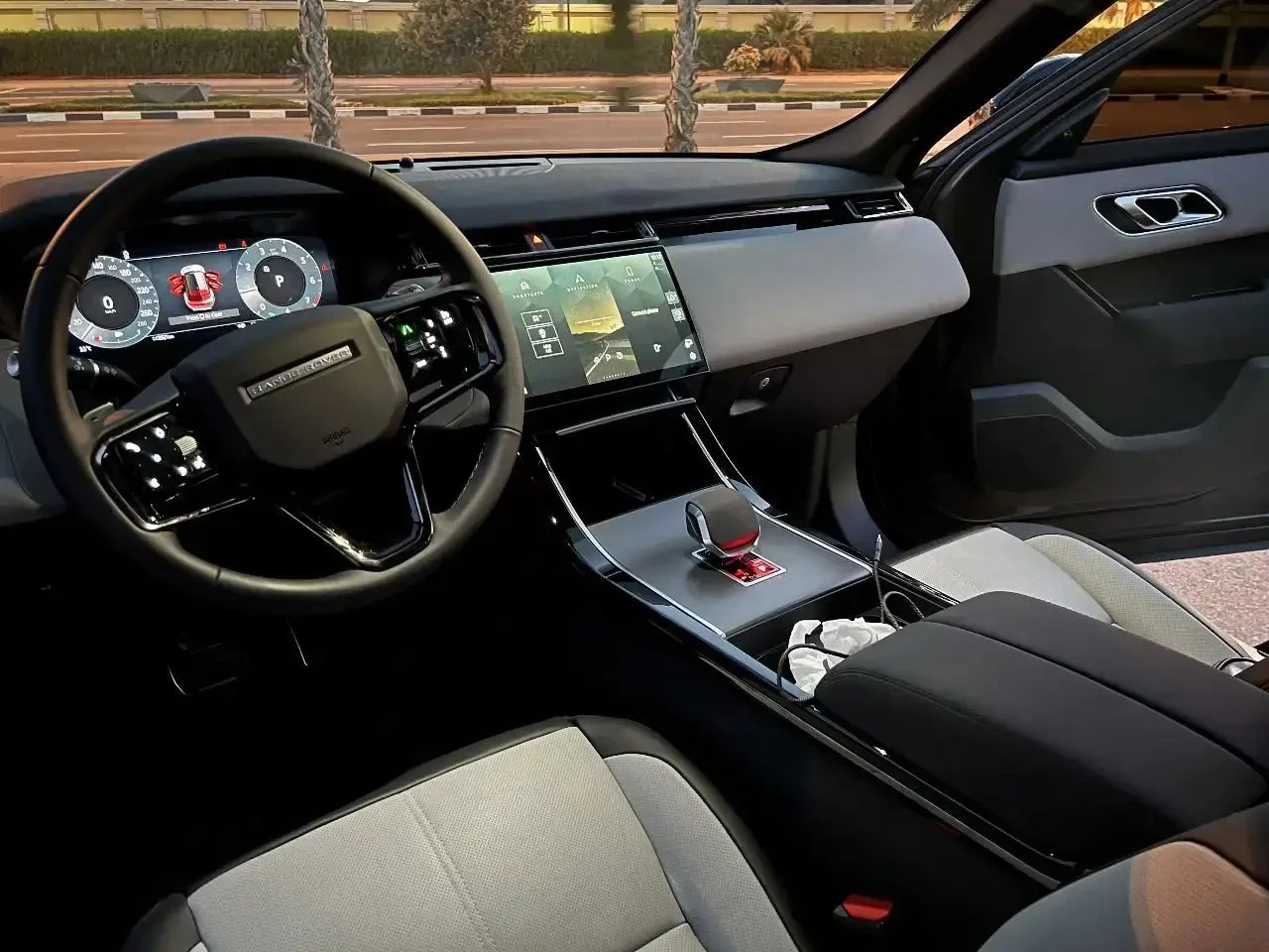 LAND ROVER VELAR 2024