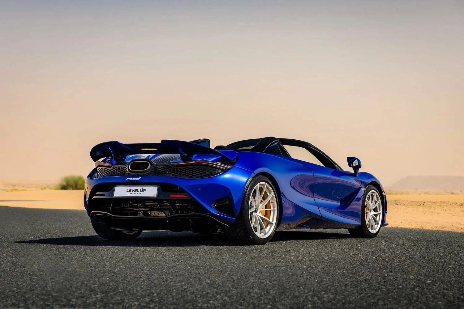 MCLAREN 750S 2025