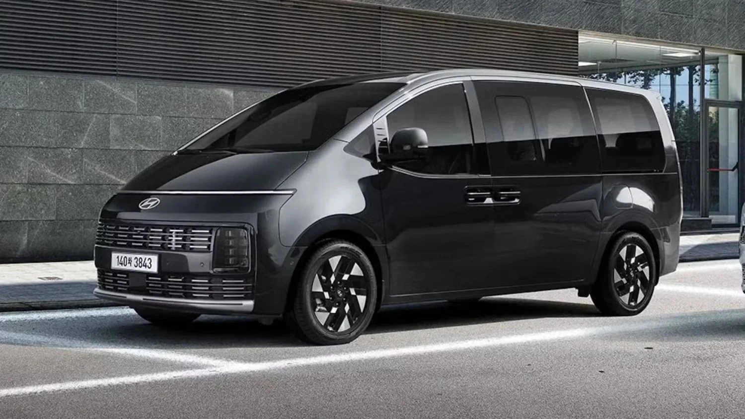 HYUNDAI STARIA 2026