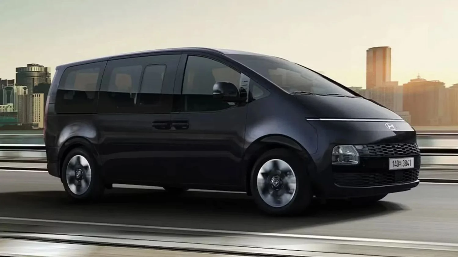 HYUNDAI STARIA 2026