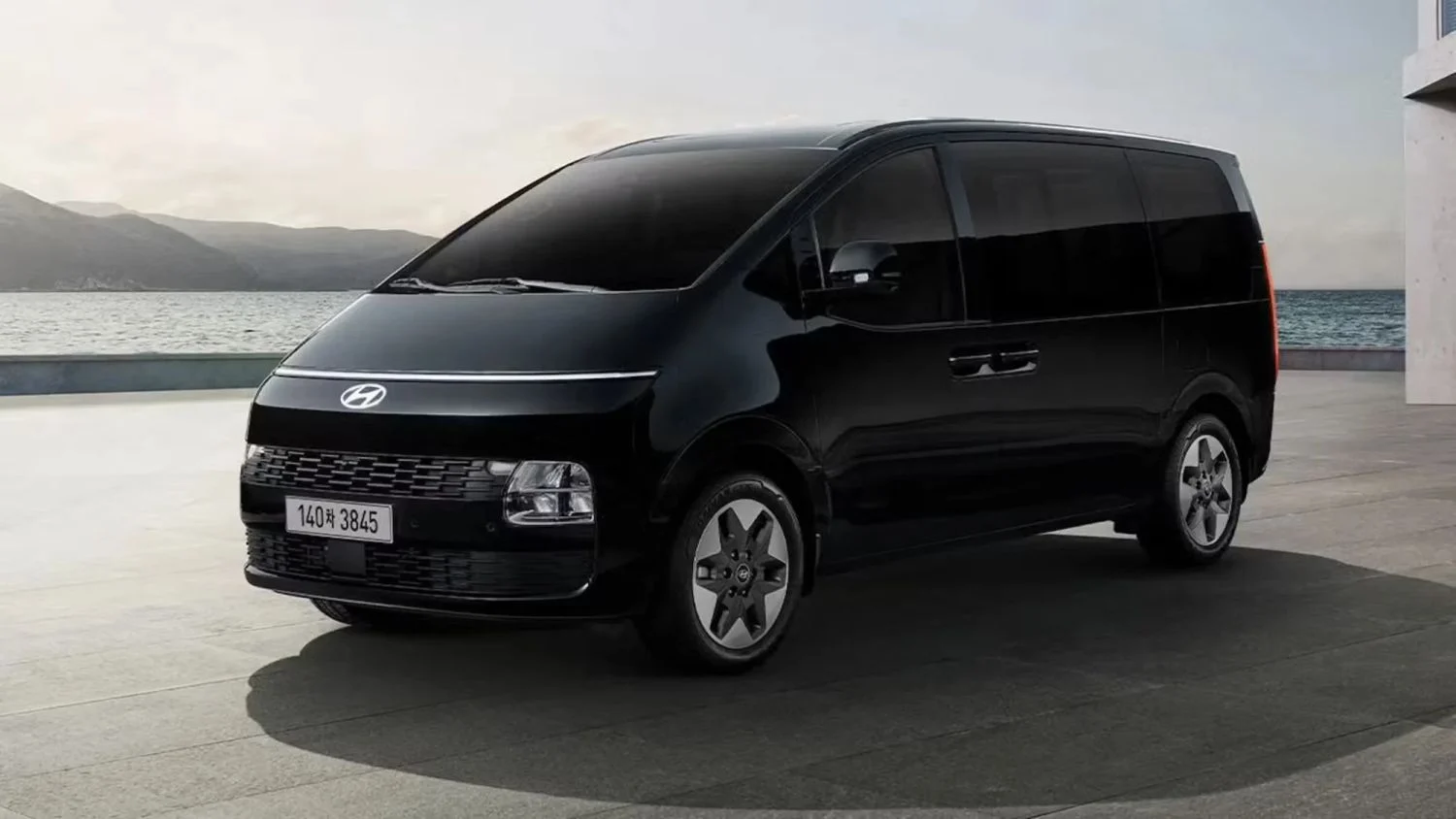 HYUNDAI STARIA 2026