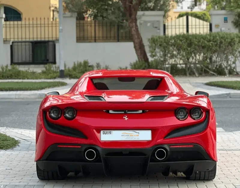 فيراري F8 2023