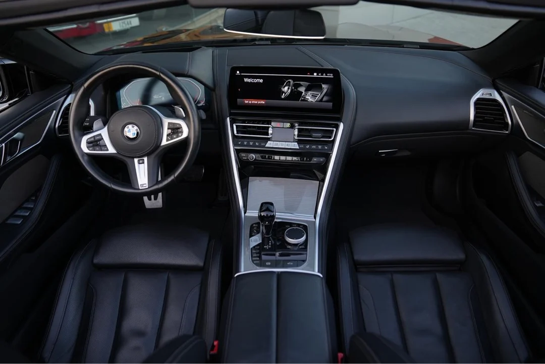 BMW 8 SERIES 2025