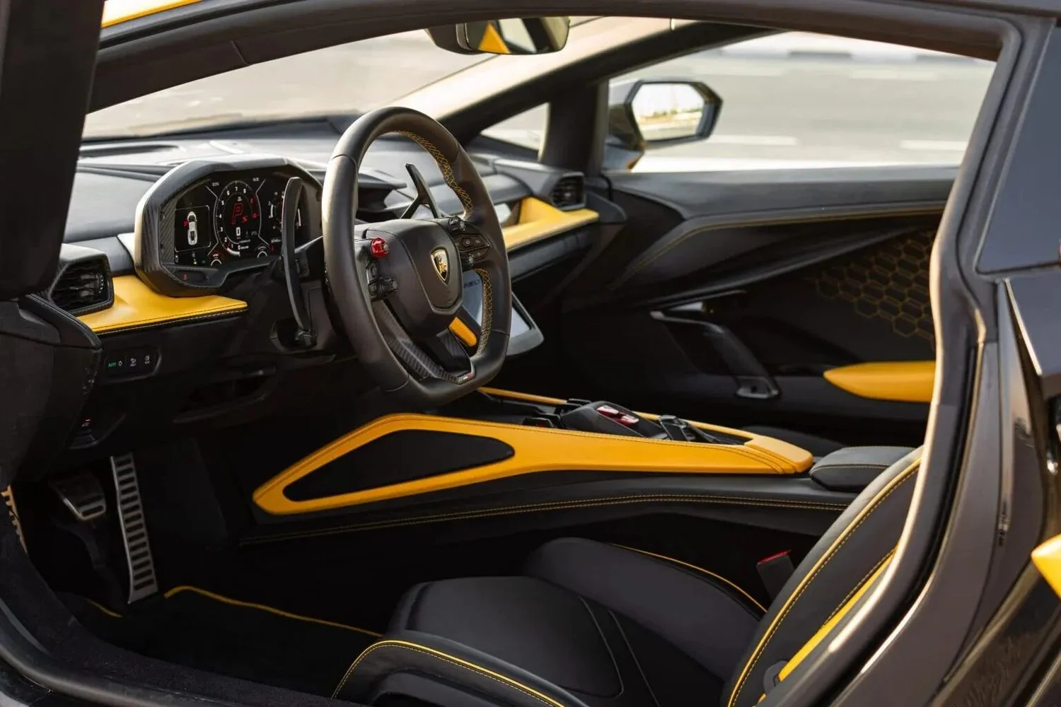 LAMBORGHINI Revuelto 2024