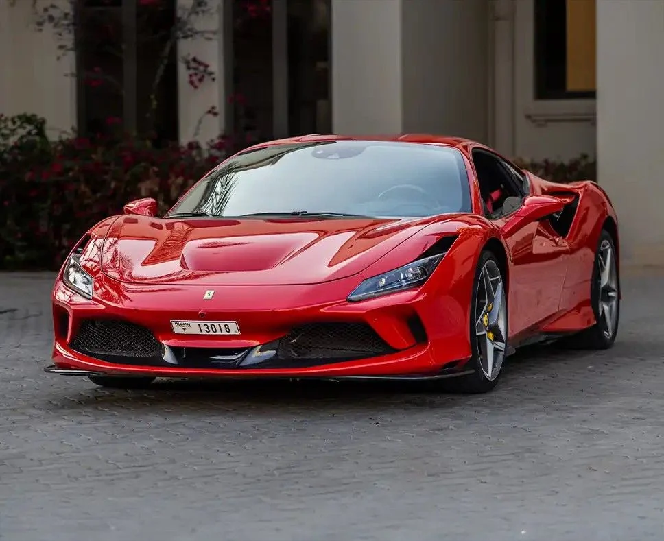 فيراري F8 2023