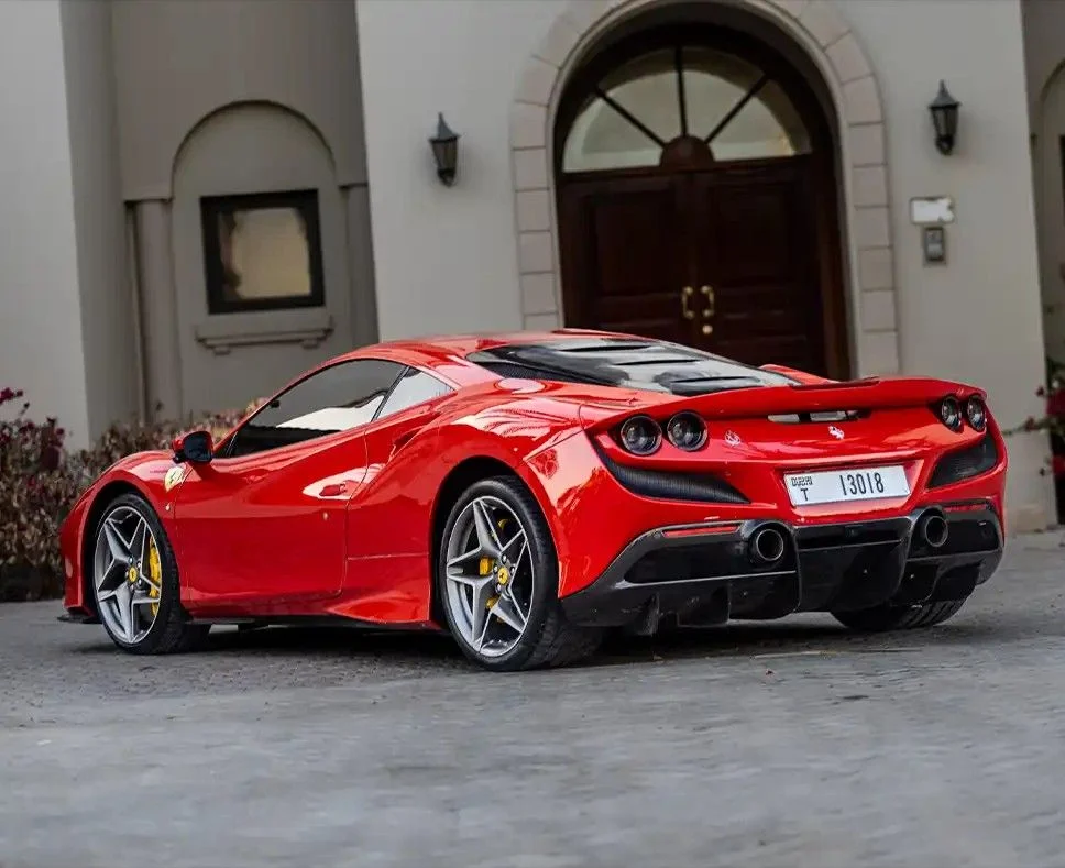 فيراري F8 2023