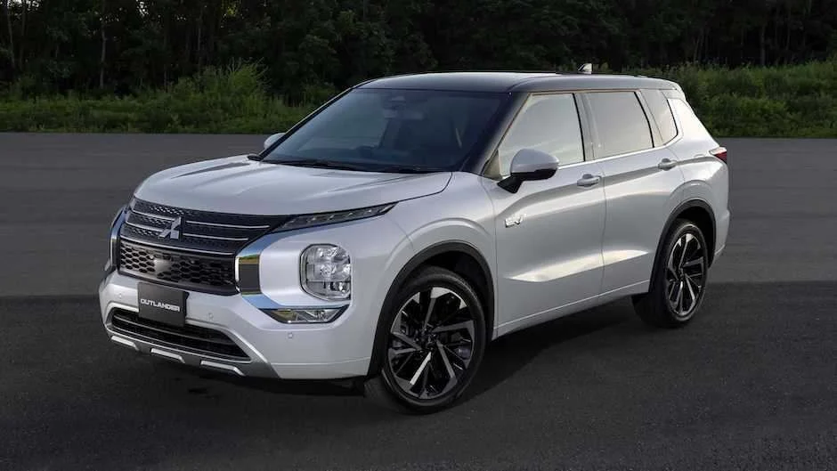 MITSUBISHI OUTLANDER 2024