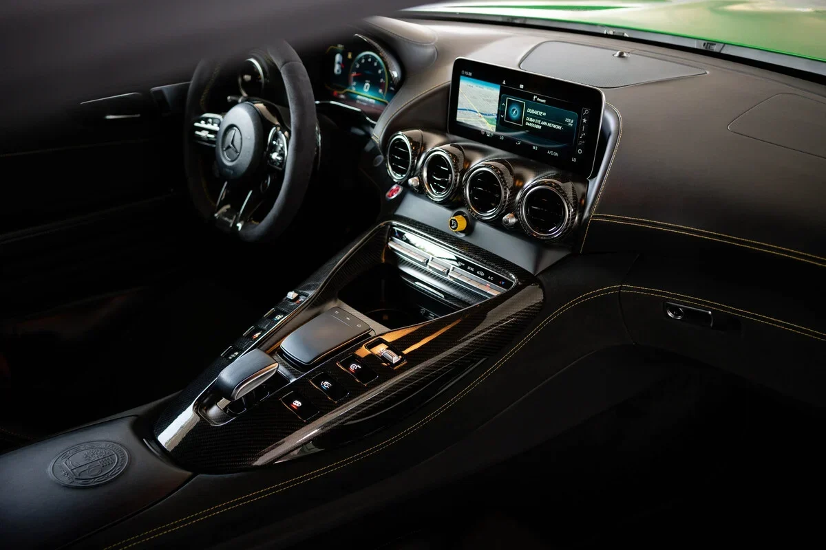 MERCEDES GT 2025