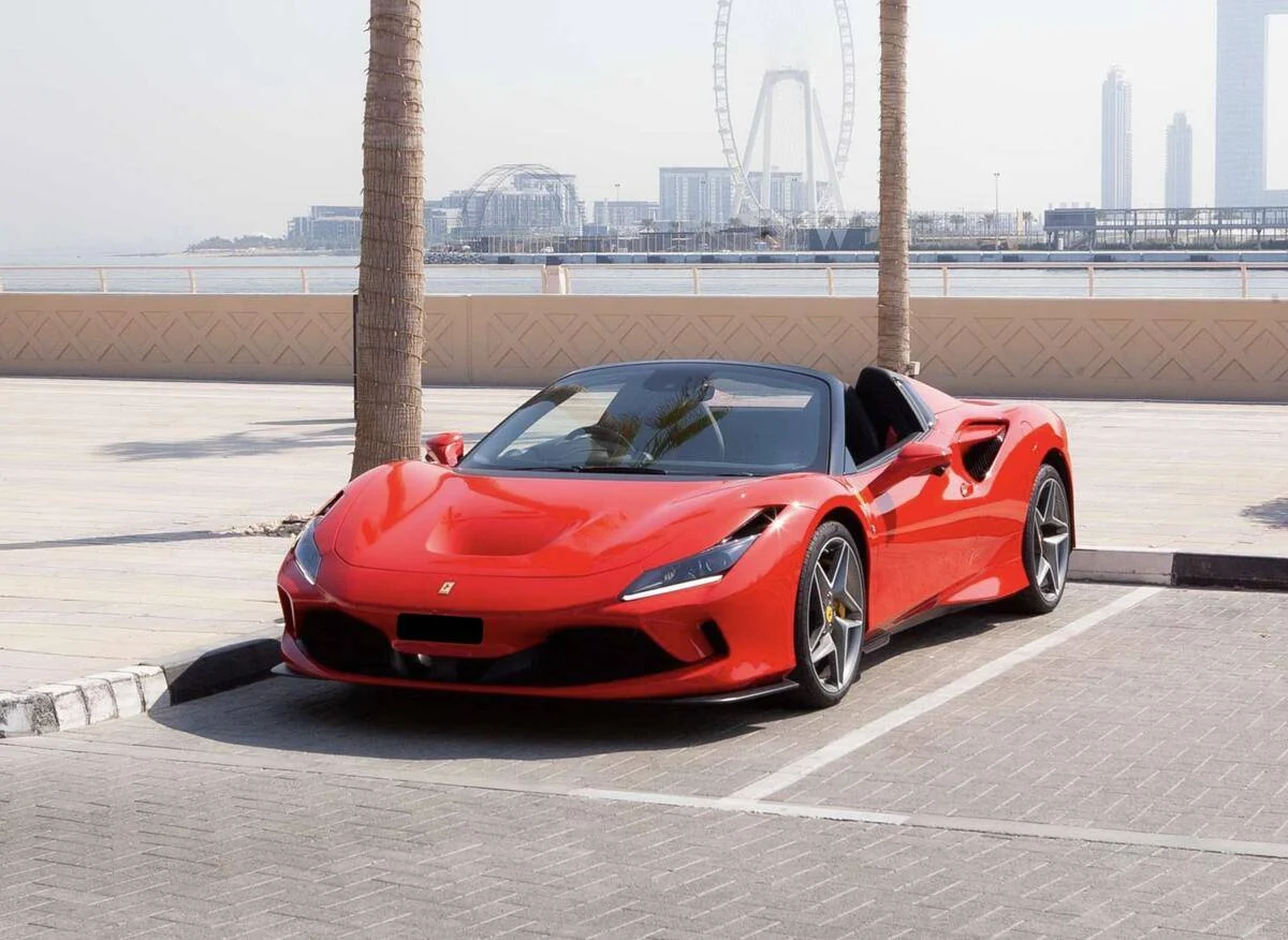 فيراري F8 2023