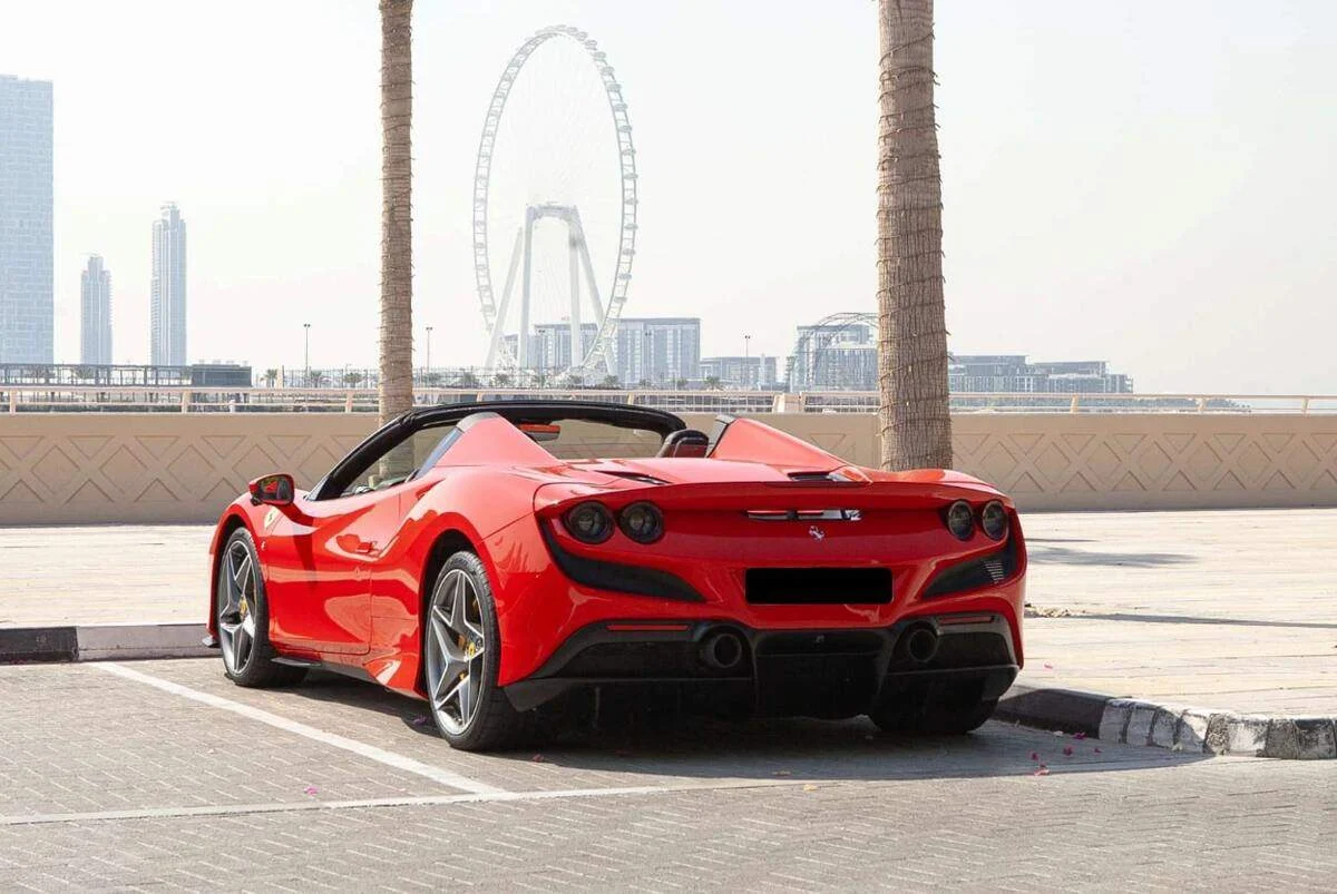فيراري F8 2023