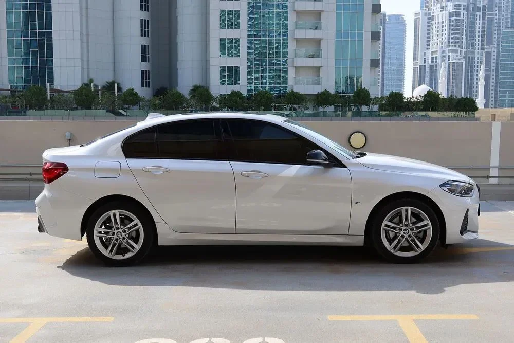 BMW 1 SERIES 2024