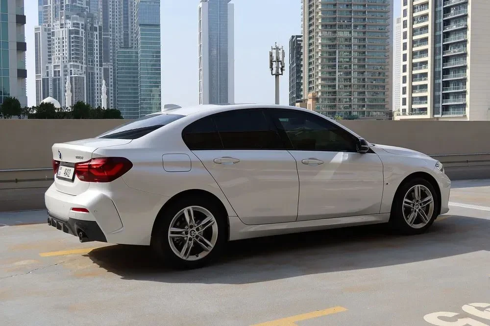 BMW 1 SERIES 2024