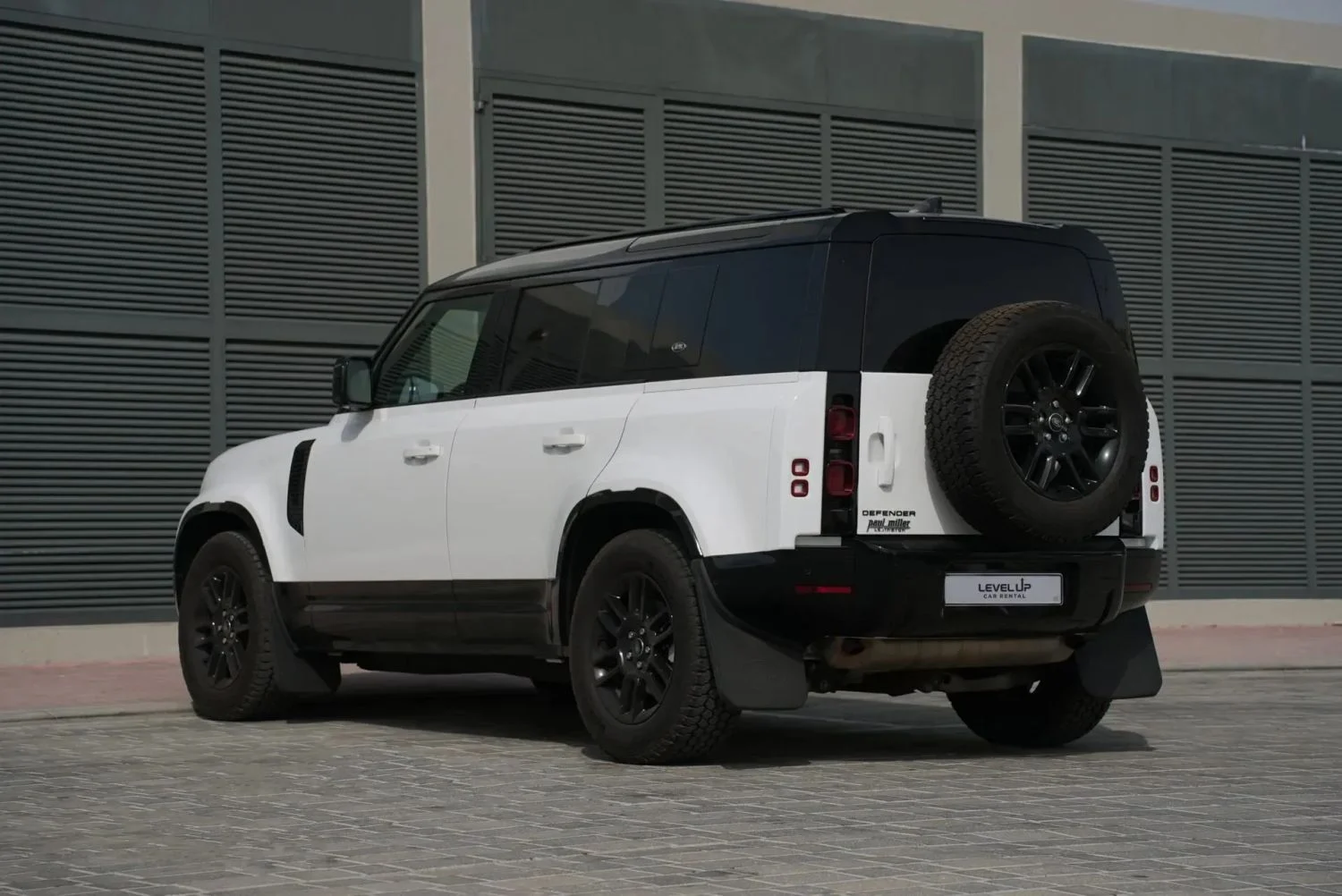 LAND ROVER DEFENDER 2023