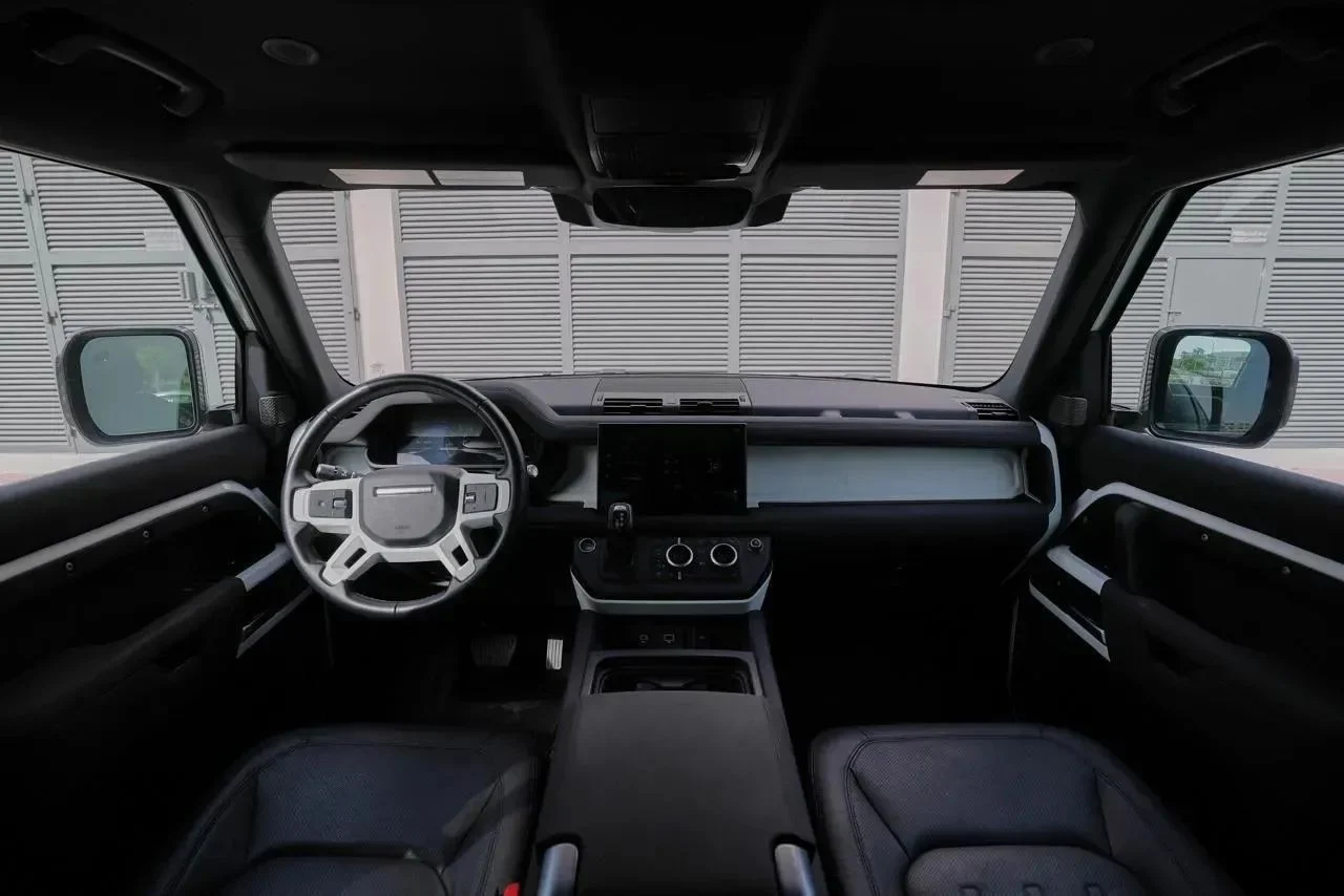 LAND ROVER DEFENDER 2023