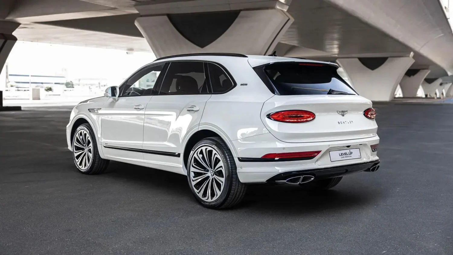 BENTLEY BENTAYGA 2024