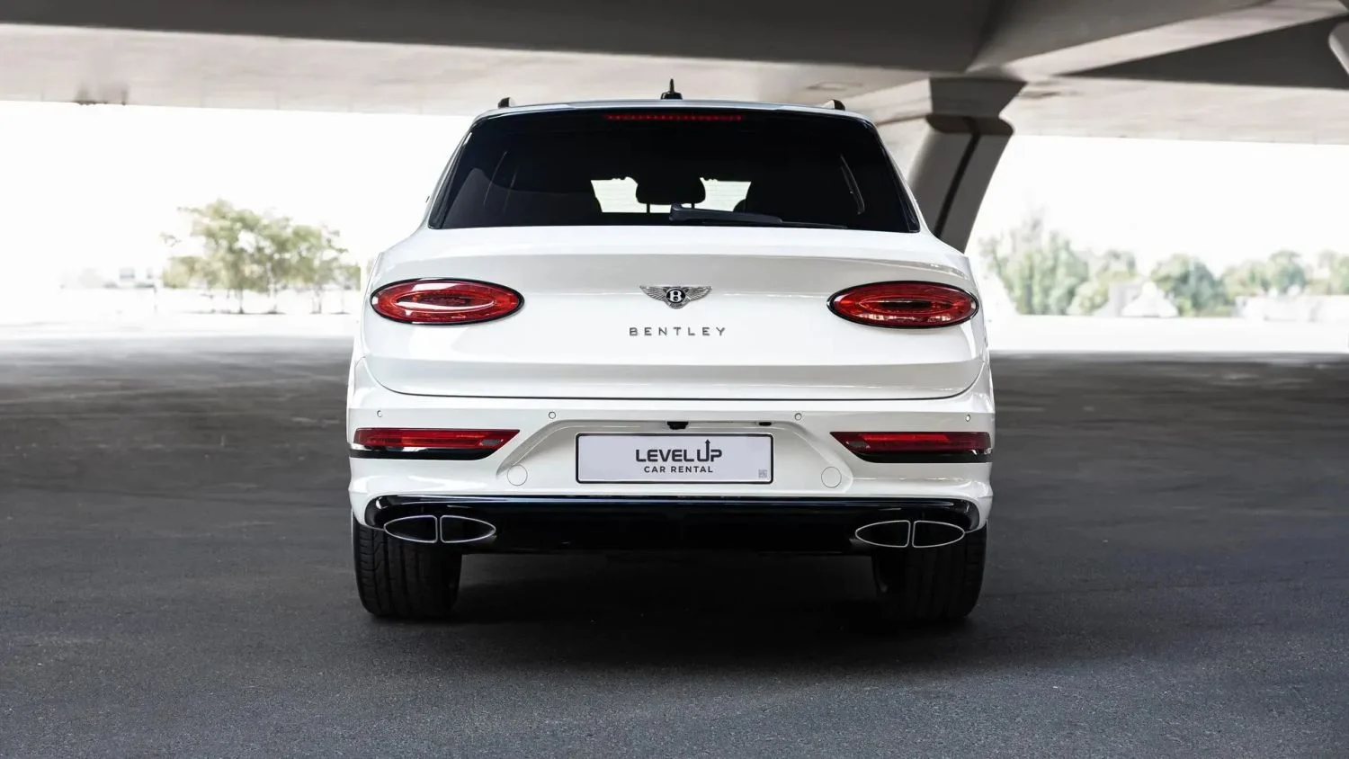 BENTLEY BENTAYGA 2024
