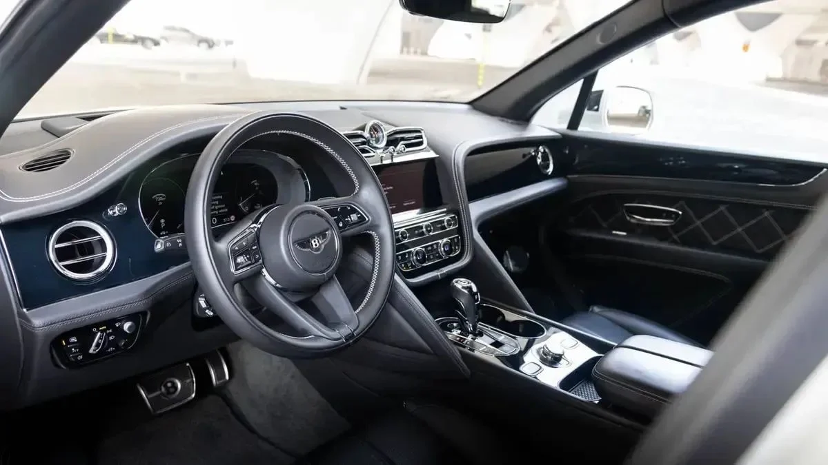 BENTLEY BENTAYGA 2024