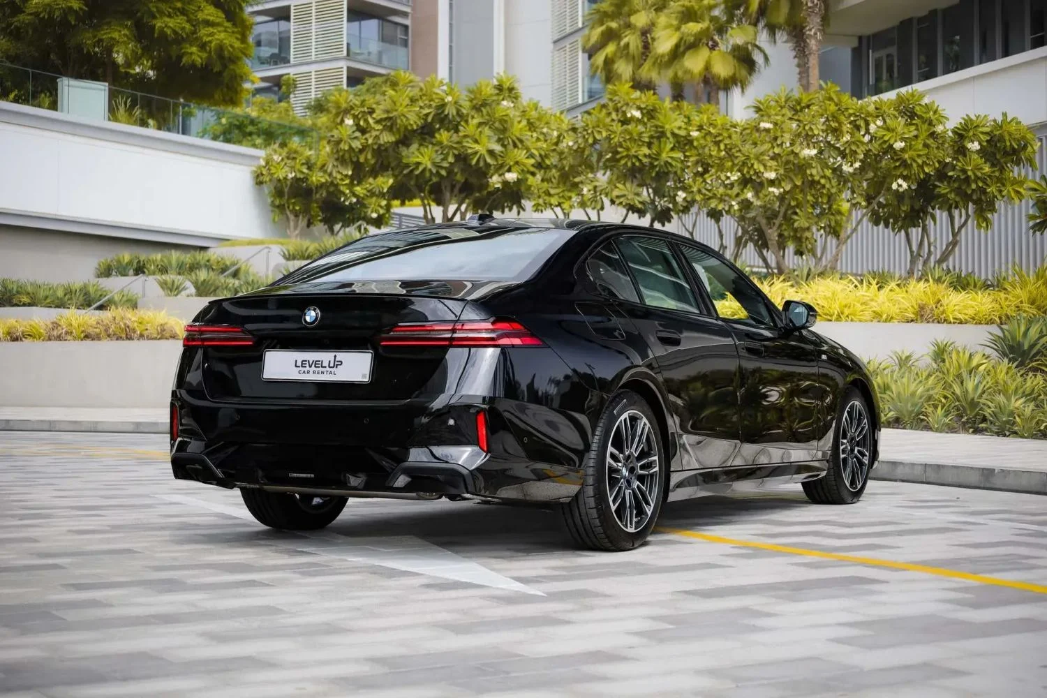 BMW 5 SERIES 2024