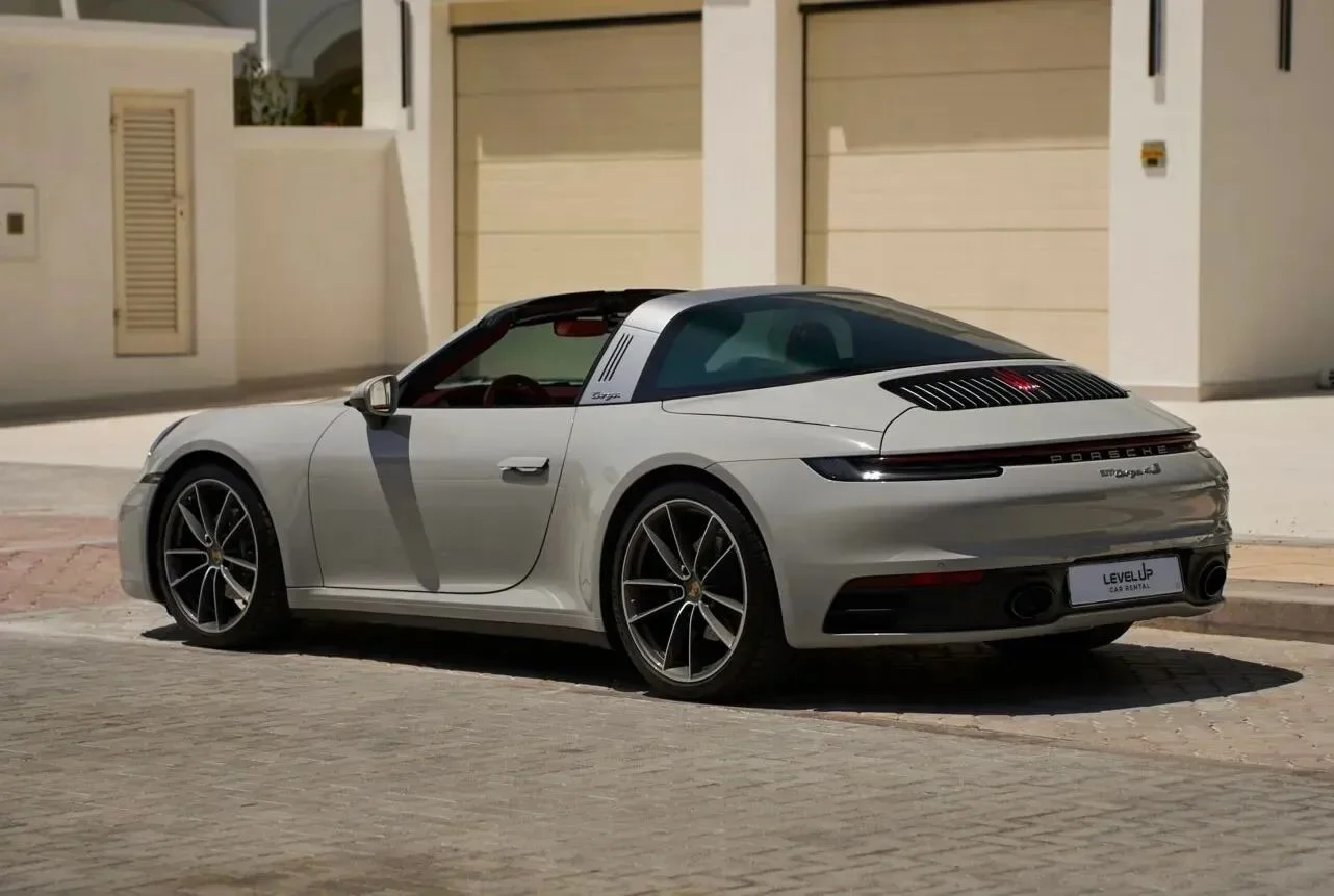 بورش 911 2025