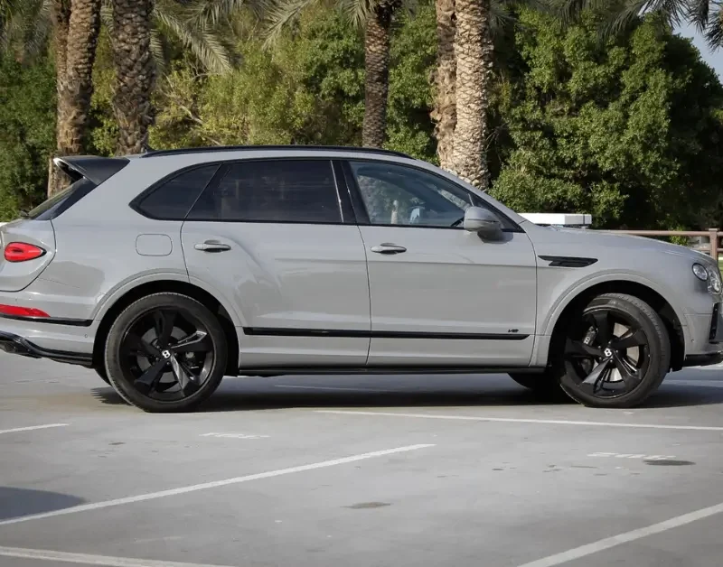 BENTLEY BENTAYGA 2023