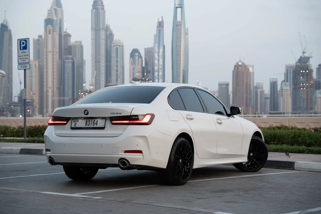 بي أم دبليو 3 SERIES 2024