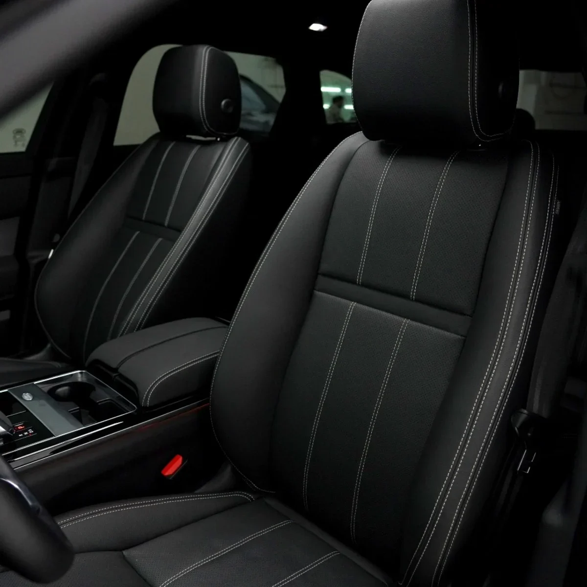 LAND ROVER VELAR 2024