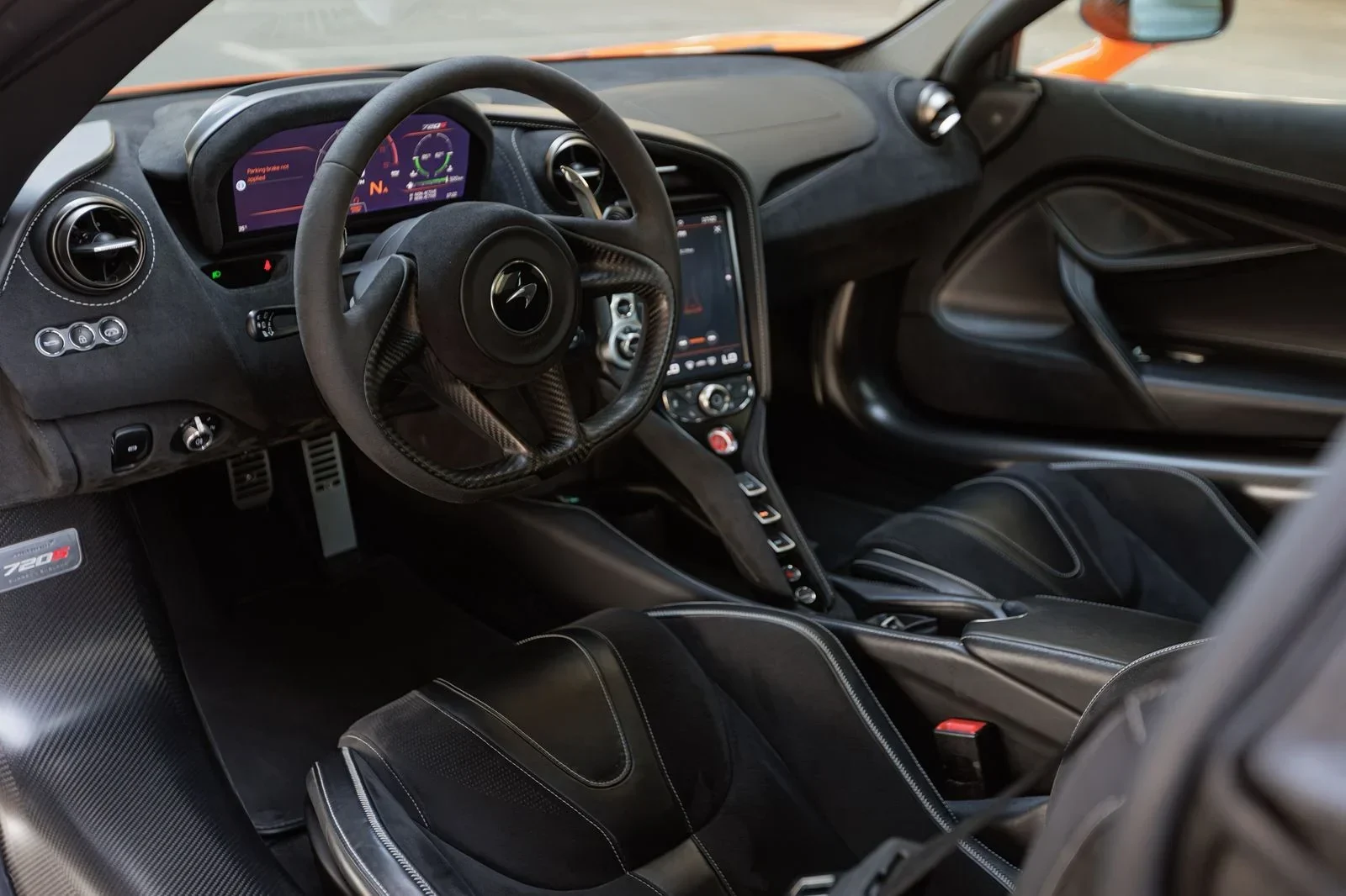 MCLAREN 720S COUPE 2023