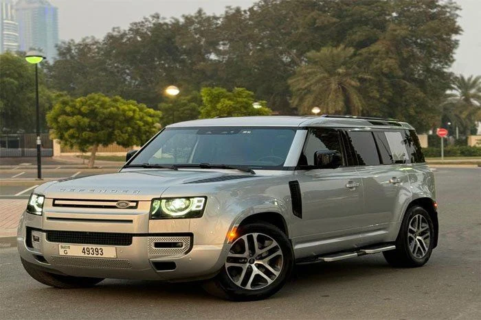 LAND ROVER DEFENDER 2025
