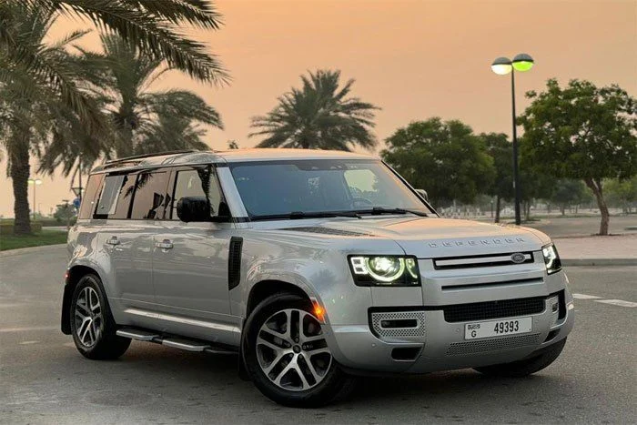 LAND ROVER DEFENDER 2025