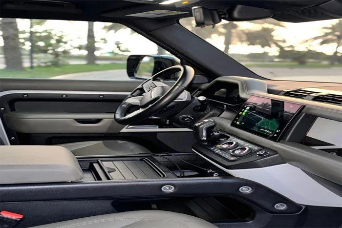 LAND ROVER DEFENDER 2025