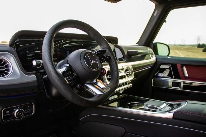 MERCEDES G CLASS 2025