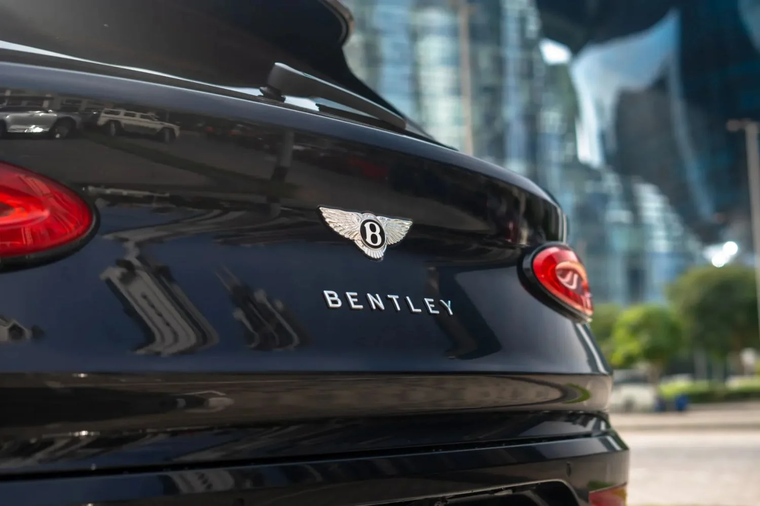 BENTLEY BENTAYGA 2023