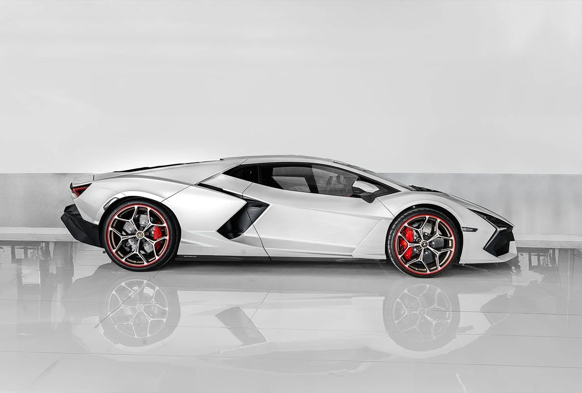 LAMBORGHINI Revuelto 2025