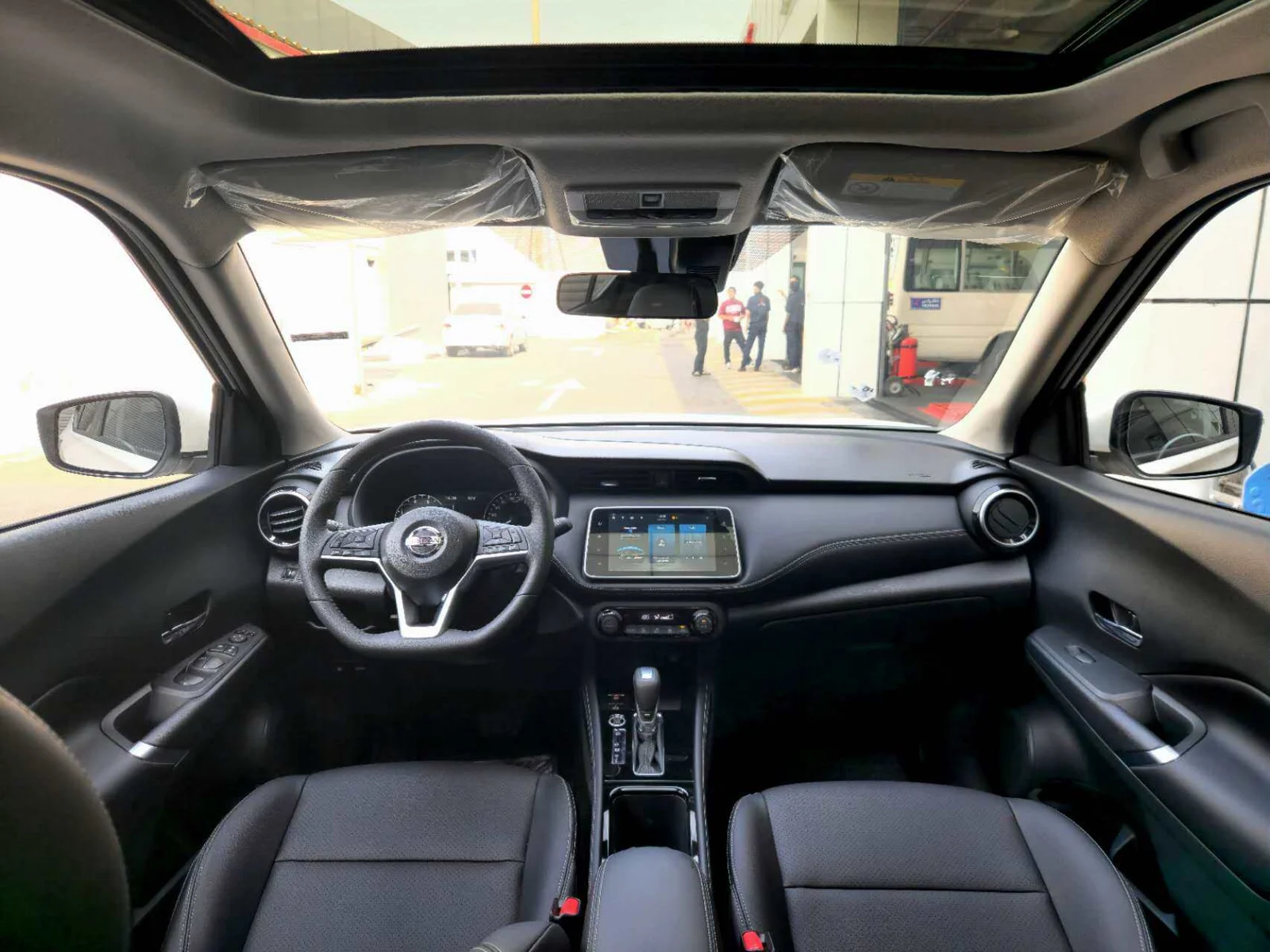 NISSAN KICKS 2023