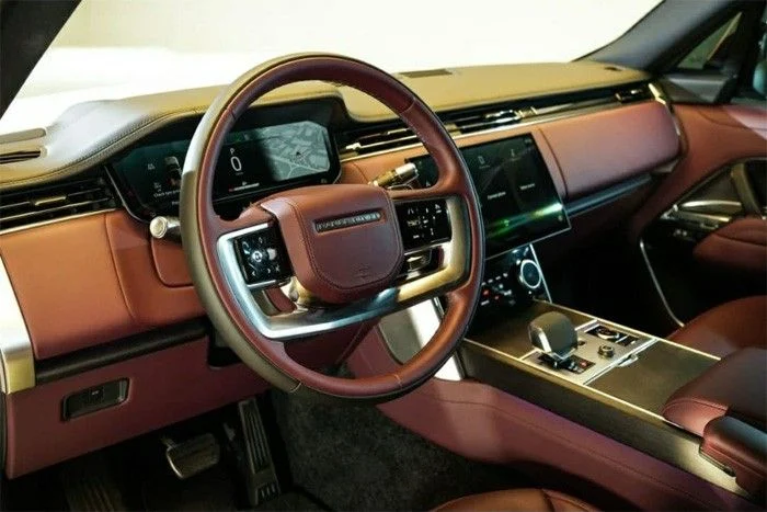 LAND ROVER VOGUE 2025