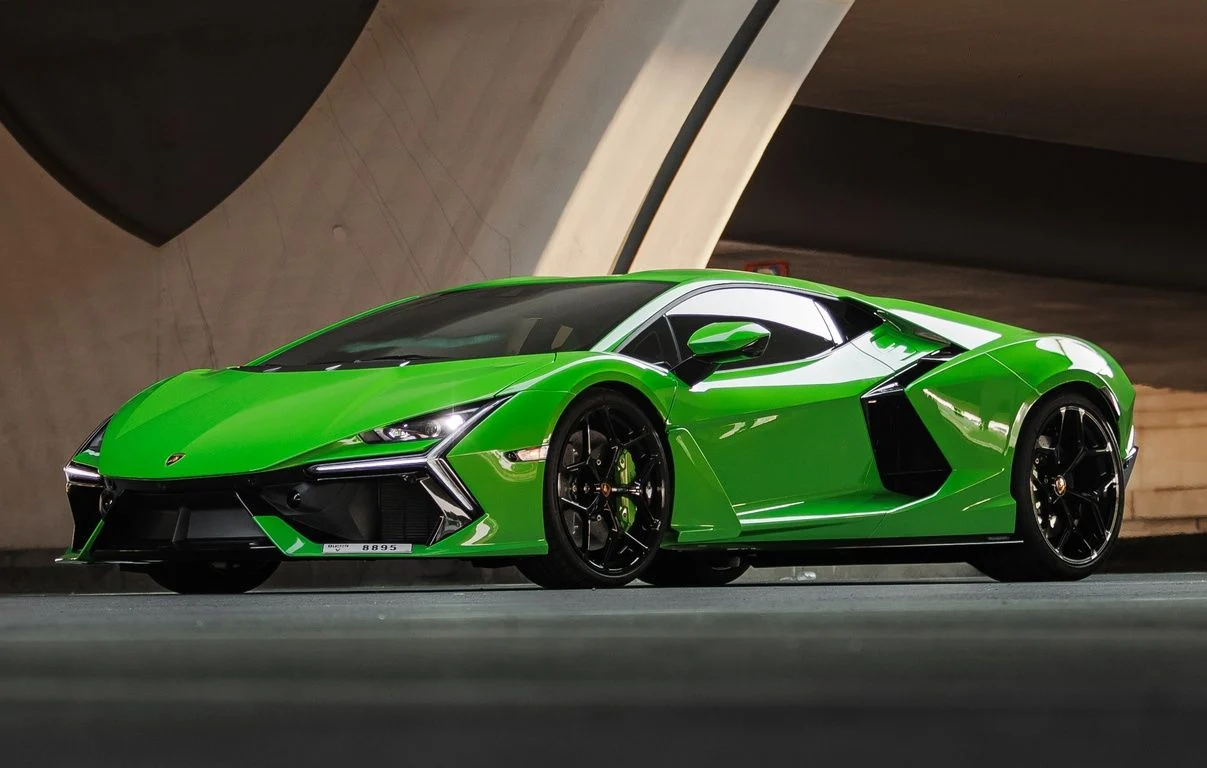 LAMBORGHINI Revuelto 2024