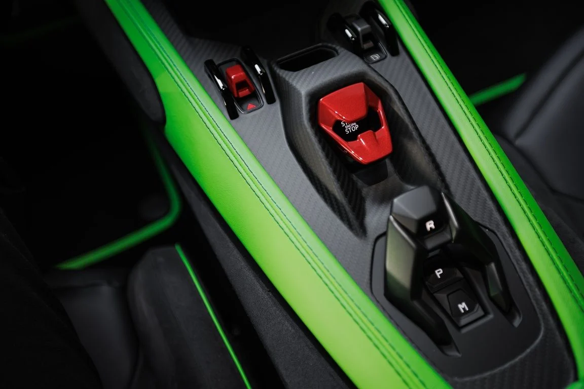 LAMBORGHINI Revuelto 2024