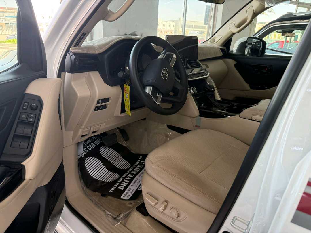 Car Image 2025 TOYOTA LAND CRUISER GX.R