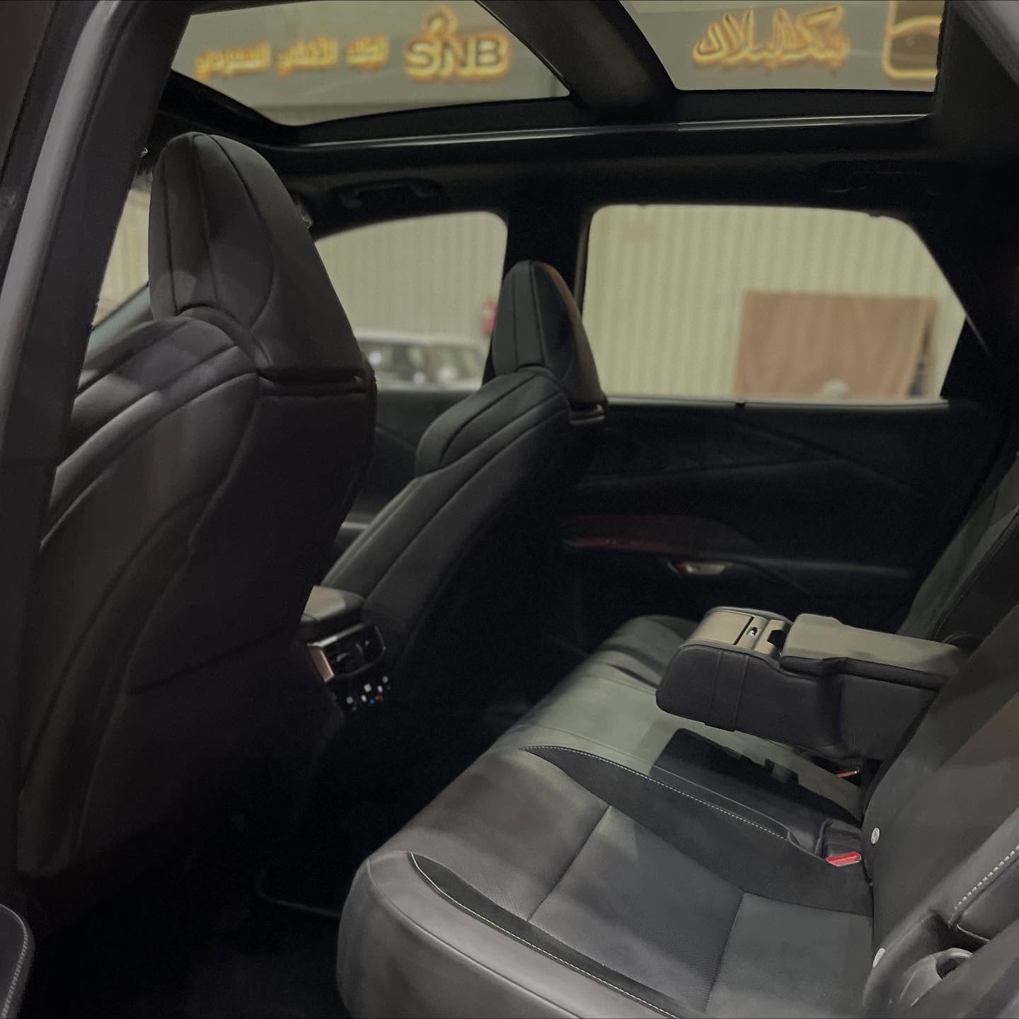 Car Image 2023 LEXUS RX 350